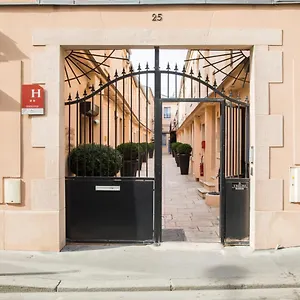 2* Hotel apartamentowy De L'horloge